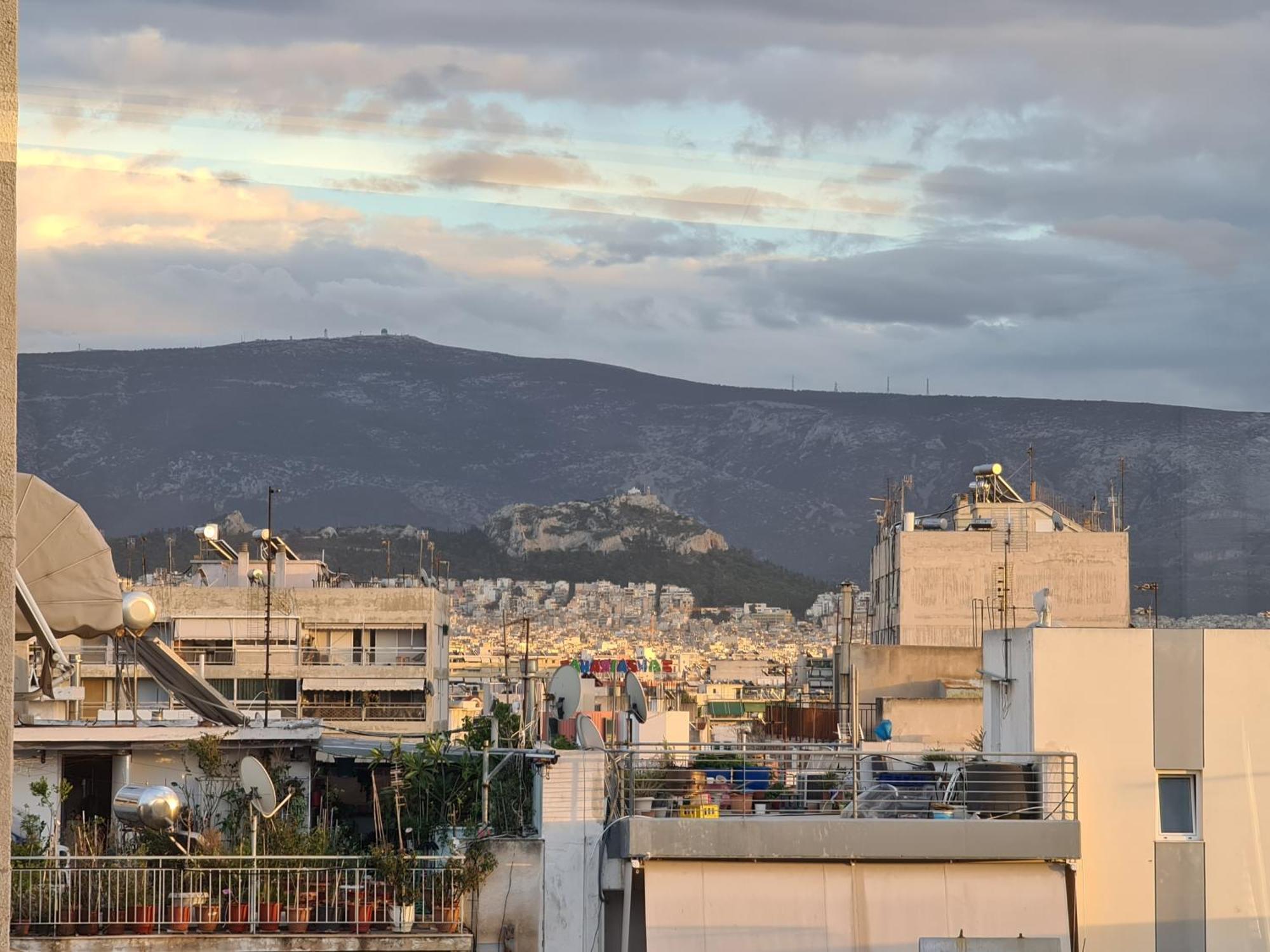 Sunny Home Private Jacuzzi Hydromassage Acropolis & Lycabettus Far View Parking 300M Metro Peristeri Атина Екстериор снимка