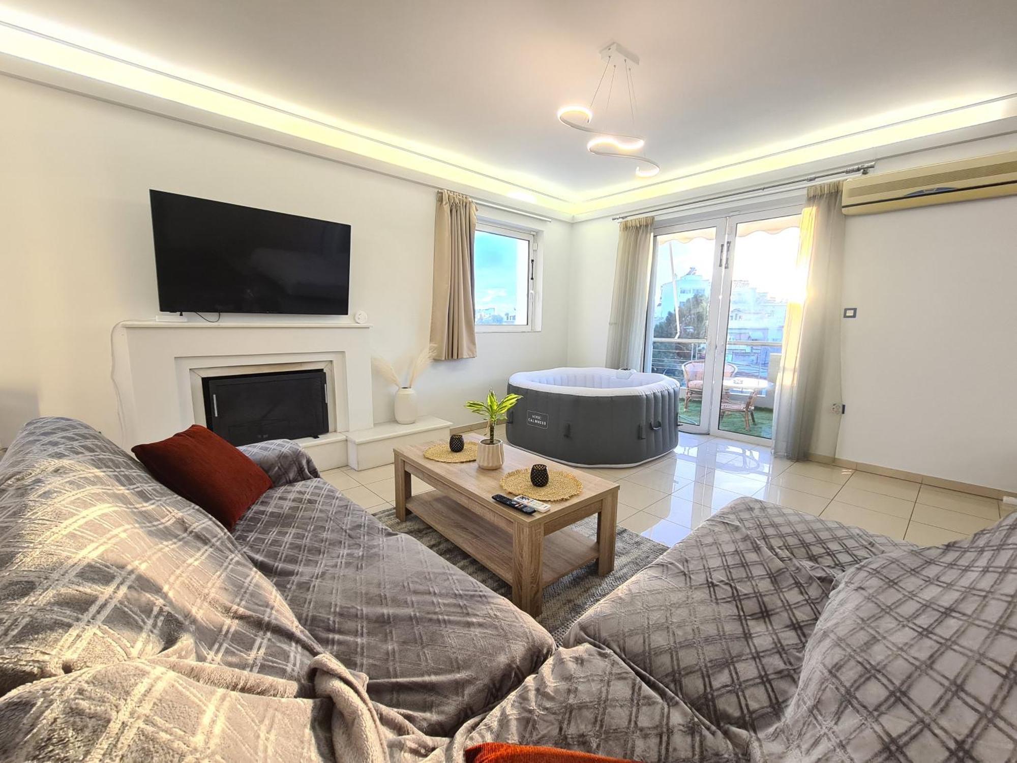 Sunny Home Private Jacuzzi Hydromassage Acropolis & Lycabettus Far View Parking 300M Metro Peristeri Атина Екстериор снимка