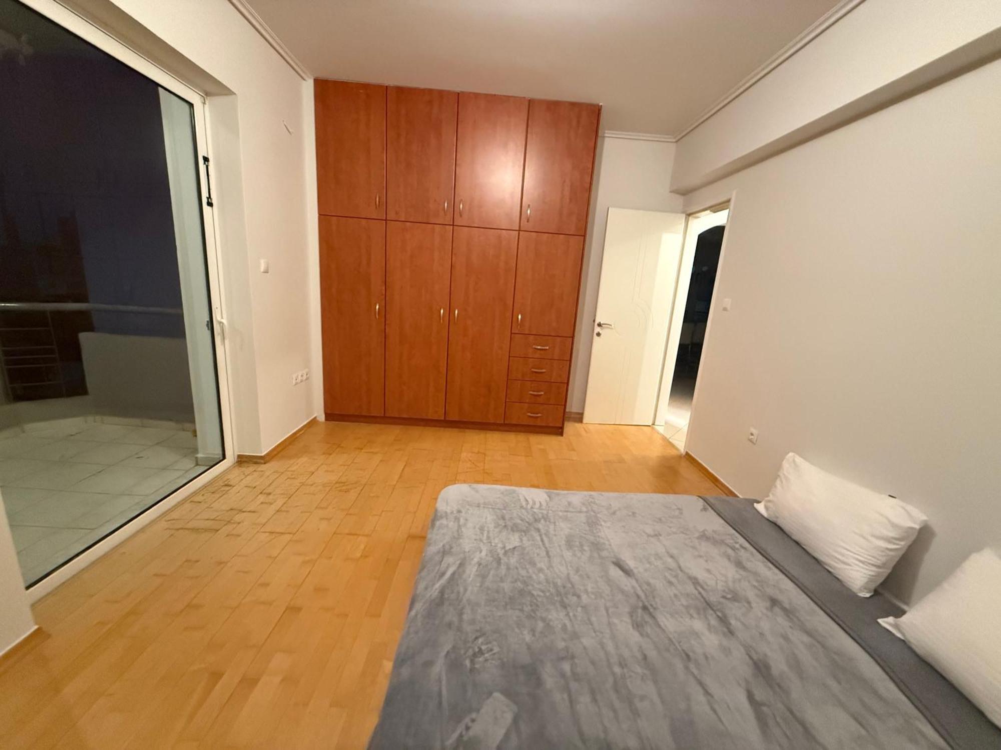 Sunny Home Private Jacuzzi Hydromassage Acropolis & Lycabettus Far View Parking 300M Metro Peristeri Атина Стая снимка