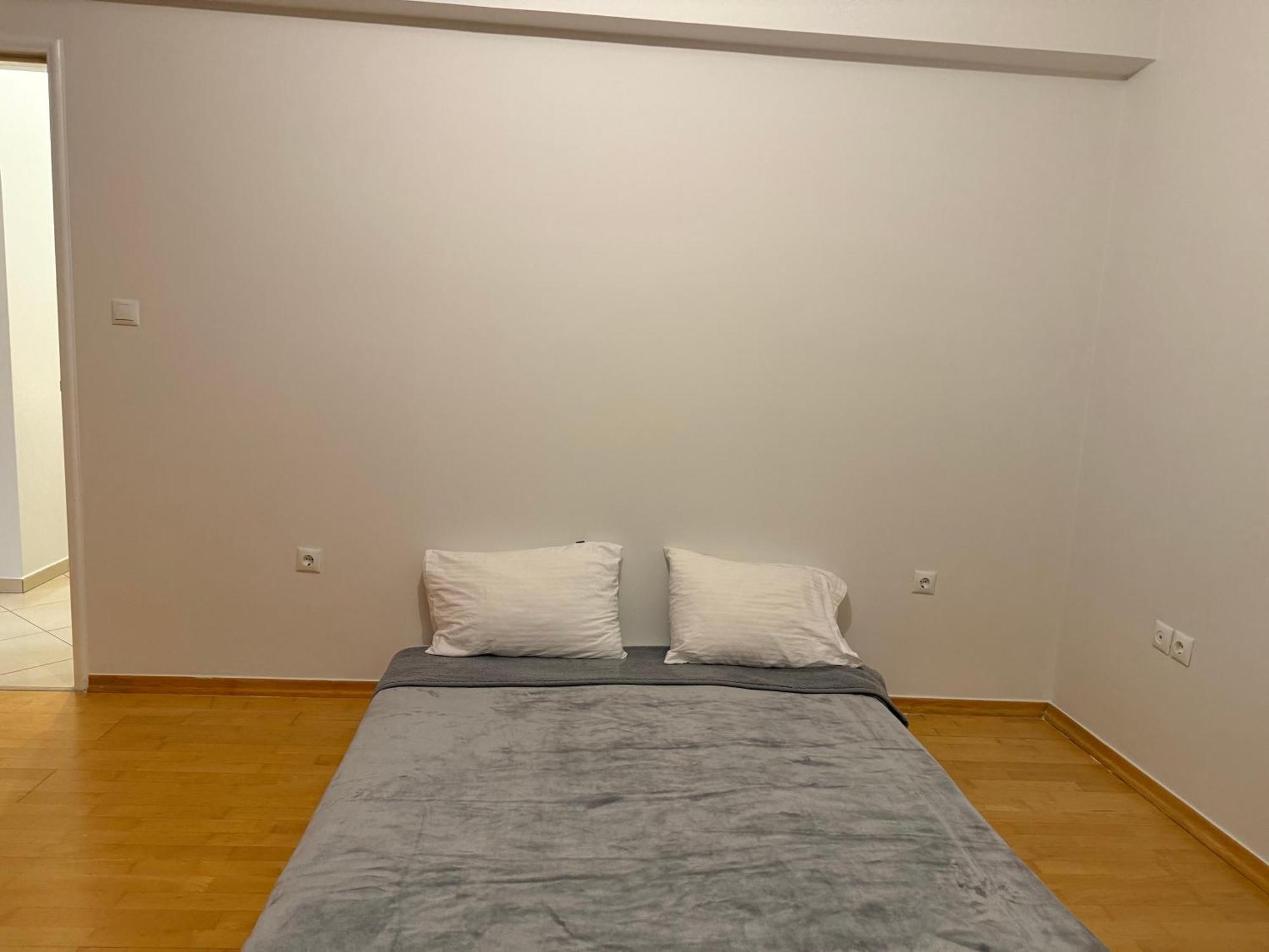 Sunny Home Private Jacuzzi Hydromassage Acropolis & Lycabettus Far View Parking 300M Metro Peristeri Атина Стая снимка