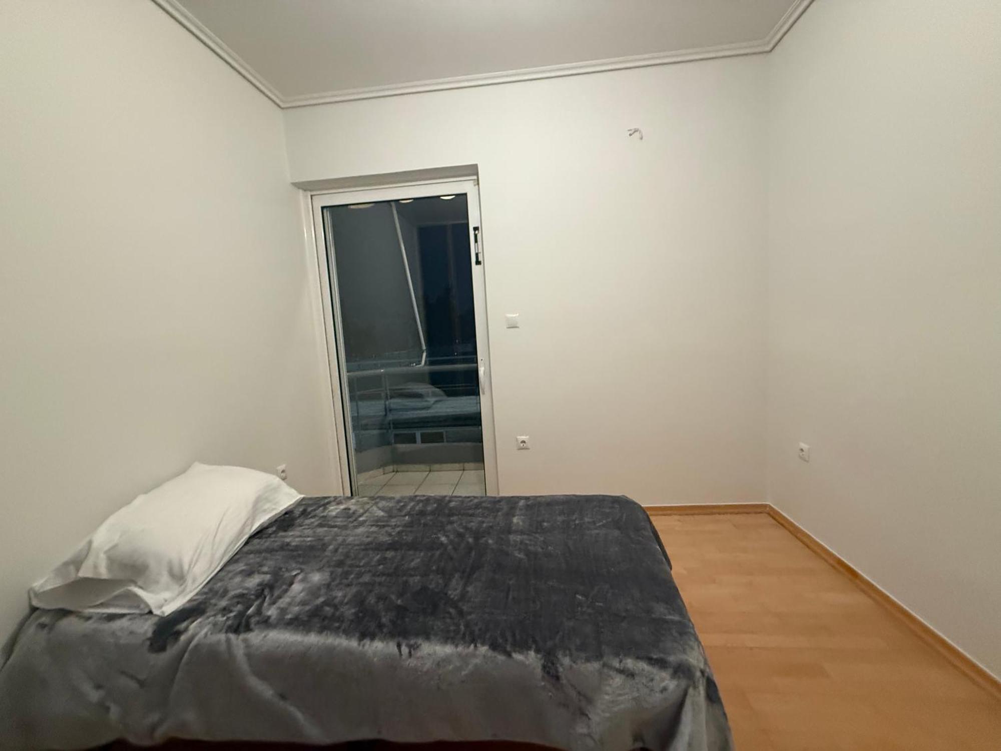Sunny Home Private Jacuzzi Hydromassage Acropolis & Lycabettus Far View Parking 300M Metro Peristeri Атина Стая снимка