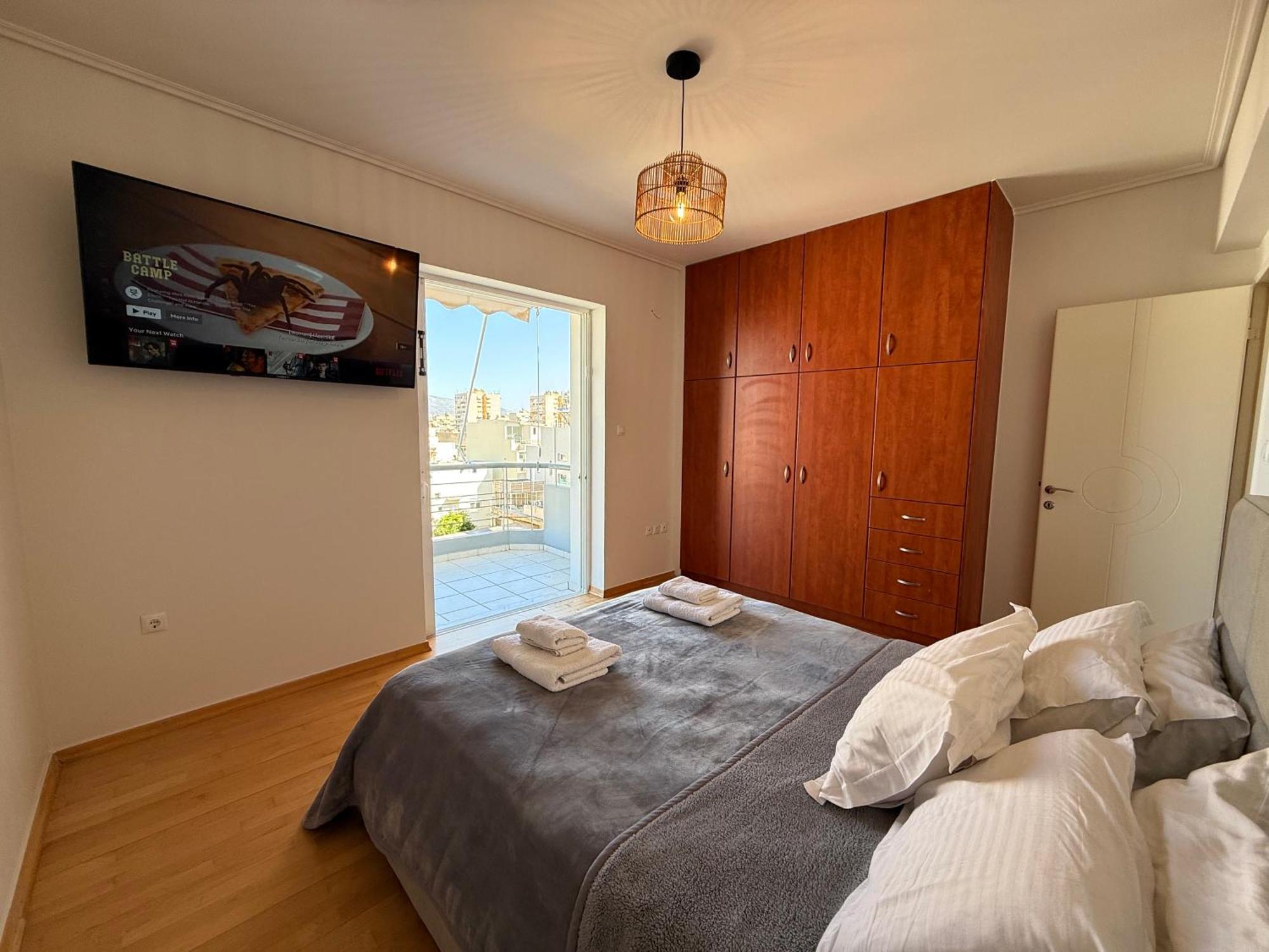 Sunny Home Private Jacuzzi Hydromassage Acropolis & Lycabettus Far View Parking 300M Metro Peristeri Атина Екстериор снимка
